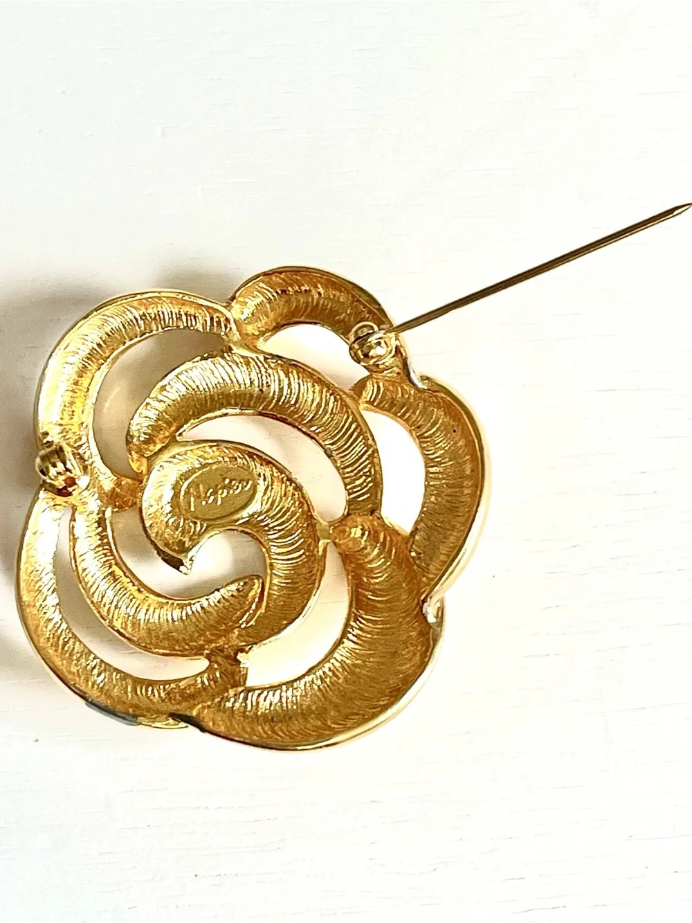 Napier Gold Swirl Flower Brooch Pin Openwork Sculptural Floral Retro 1980s Chic